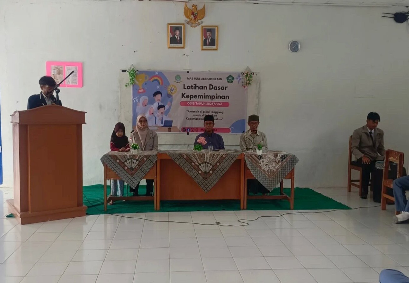 Pembukaan Latihan Dasar Kepemimpinan Siswa (LDKS)